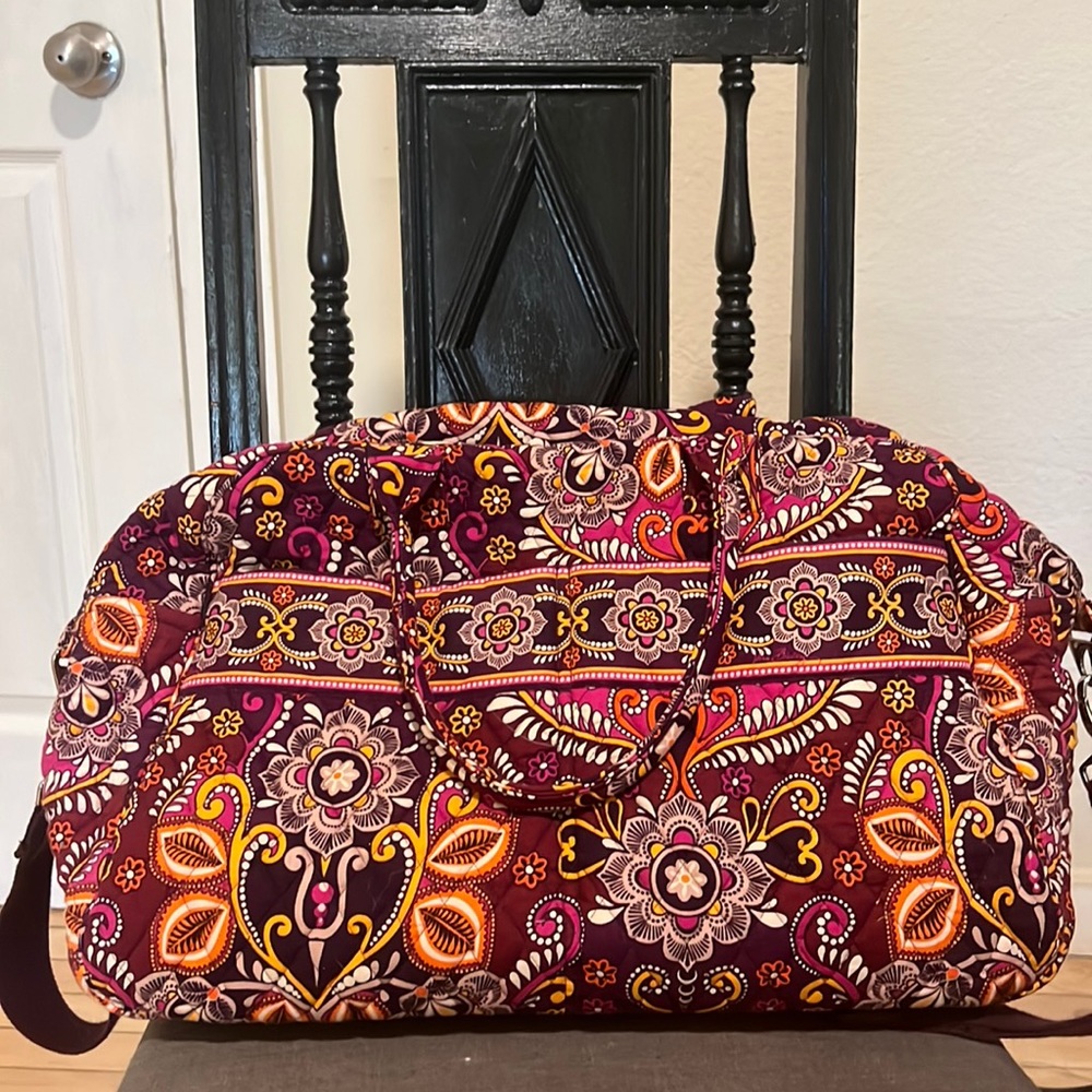 Like New Vera Bradley Iconic Weekender Bag